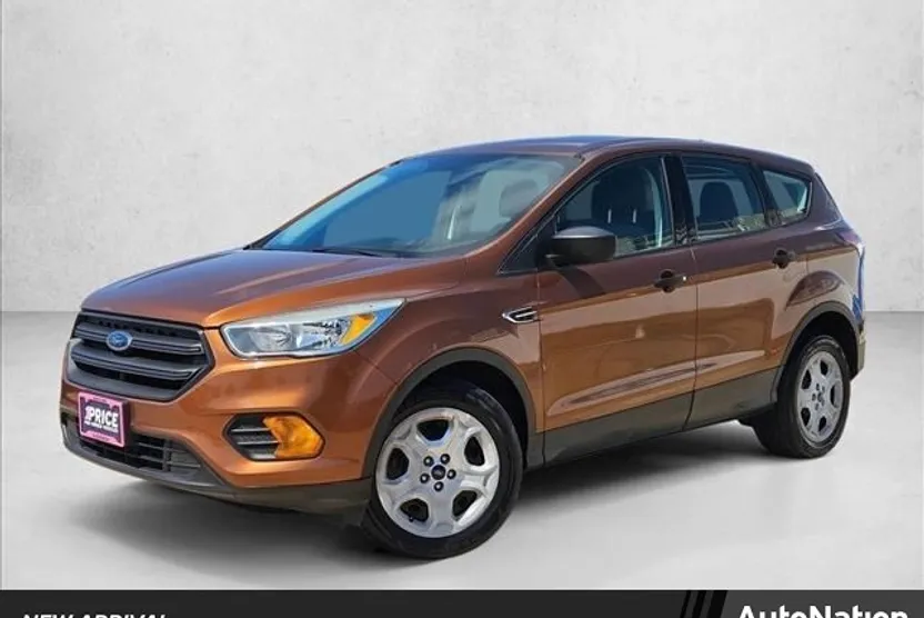 2017 Ford Escape S photo 1