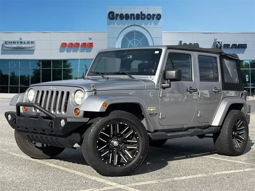 2013 Jeep Wrangler Unlimited Sahara photo 1