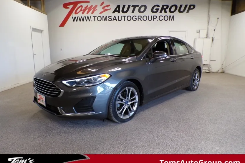 2019 Ford Fusion SEL photo 1