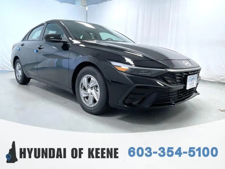 2025 Hyundai Elantra SE photo 1
