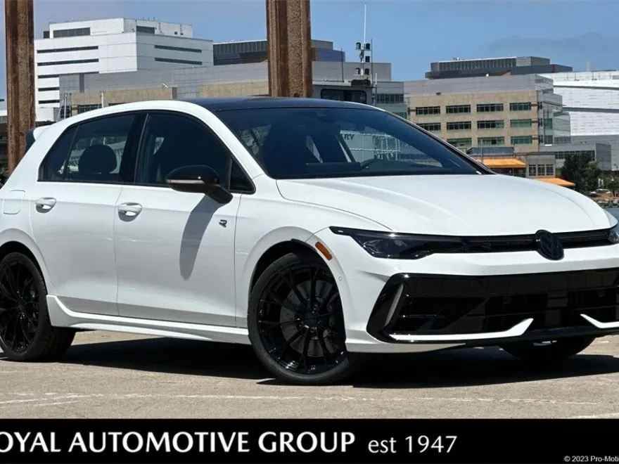 2025 Volkswagen Golf R photo 1