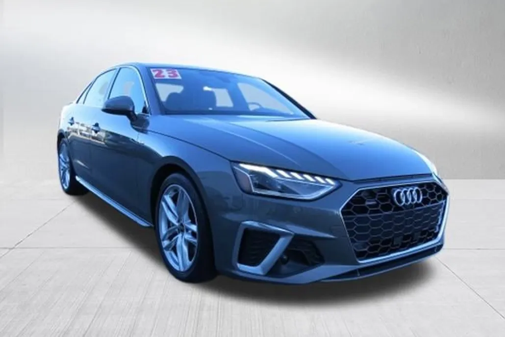 2023 Audi A4 S line Premium Plus 45 TFSI Quattro photo 1