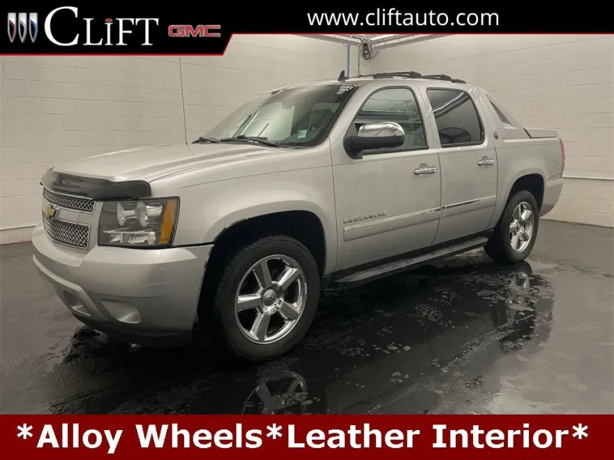 2013 Chevrolet Avalanche LTZ photo 1