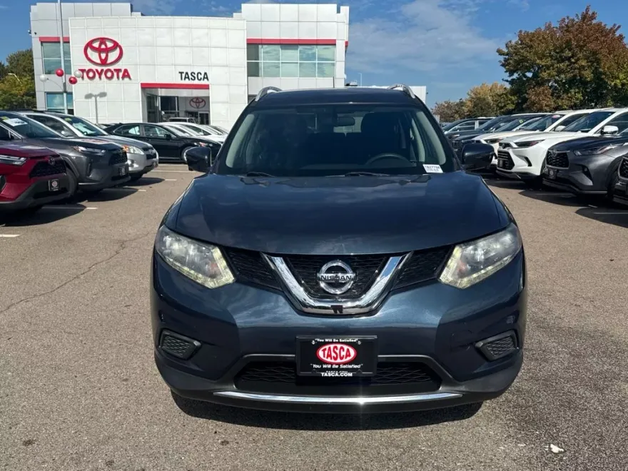 2016 Nissan Rogue SV photo 1