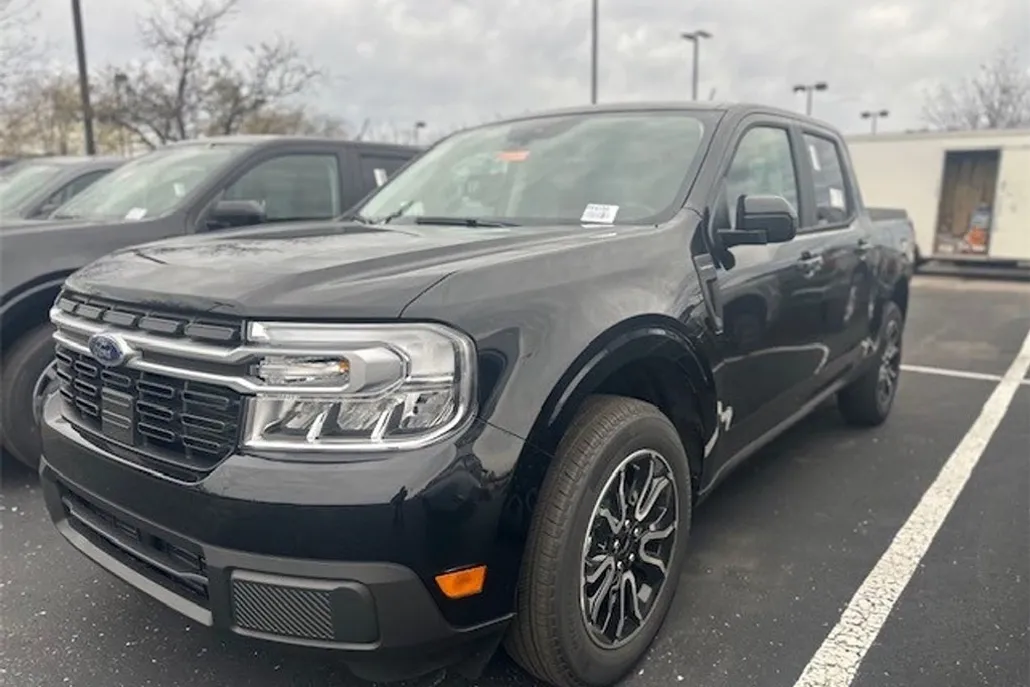 2024 Ford Maverick Lariat photo 1