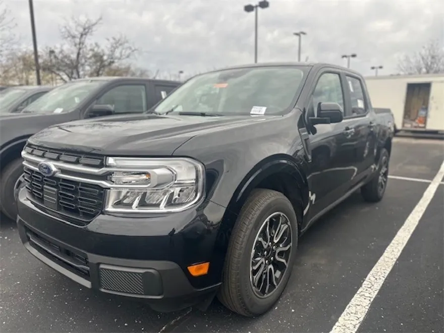 2024 Ford Maverick Lariat photo 1
