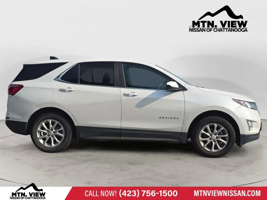 2021 Chevrolet Equinox LT photo 1