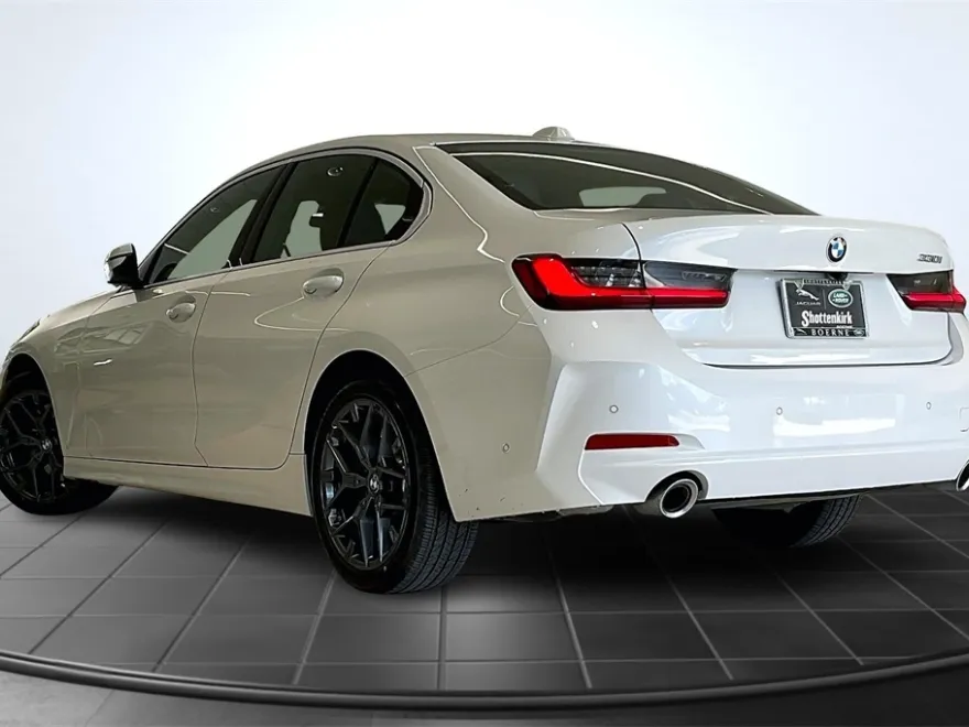2025 Bmw 330i photo 1