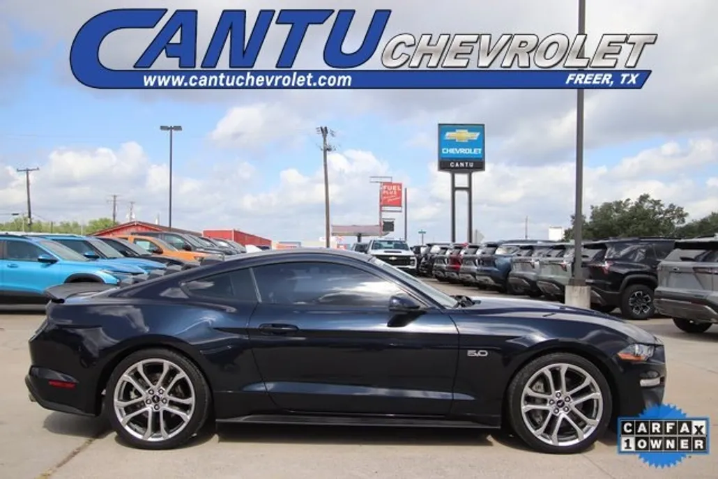 2021 Ford Mustang GT photo 1