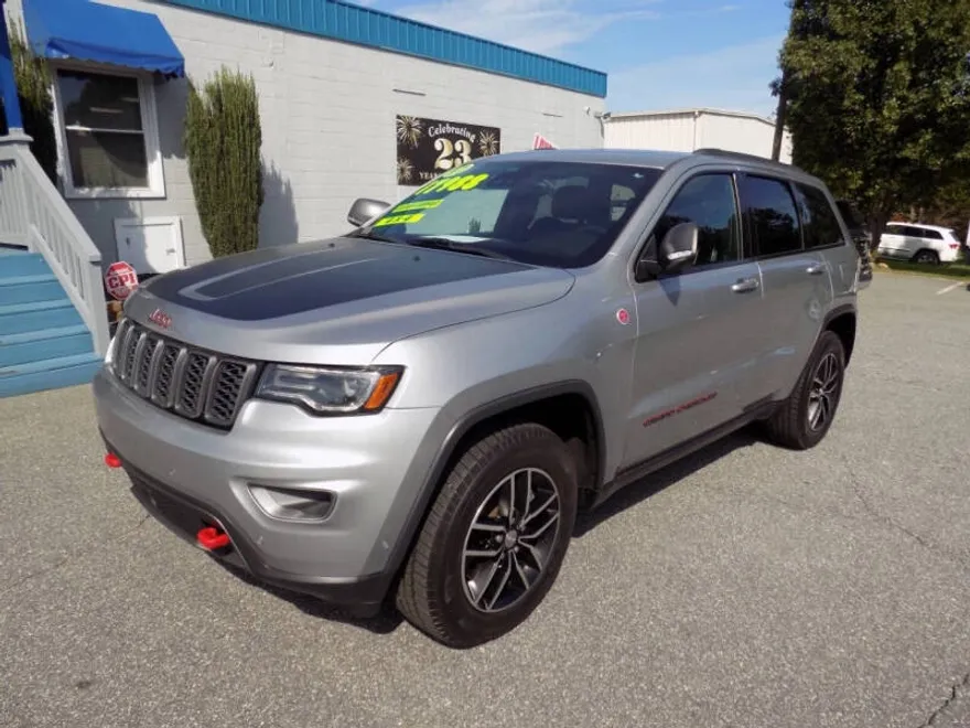 2017 Jeep Grand Cherokee Trailhawk photo 1