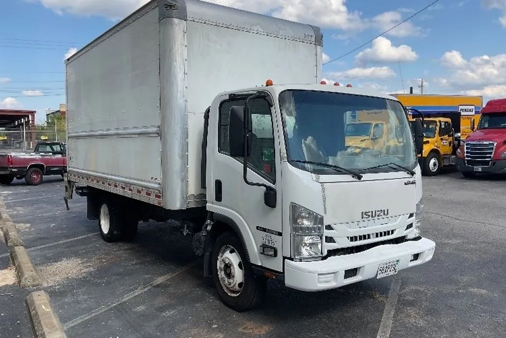 2020 Isuzu NPR photo 1