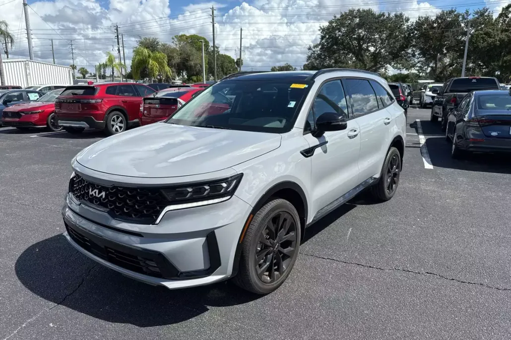 2023 Kia Sorento SX photo 1