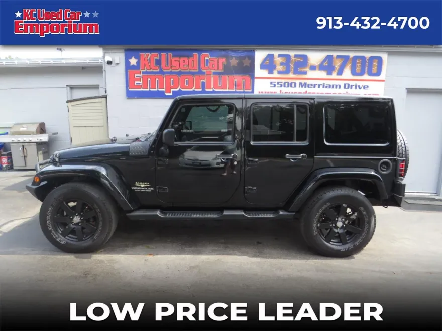 2013 Jeep Wrangler Unlimited Sahara photo 1