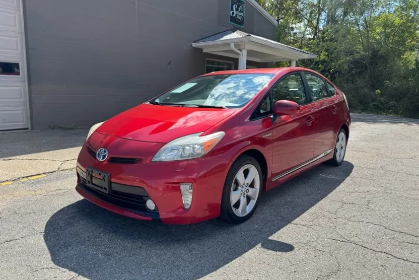 2013 Toyota Prius photo 1