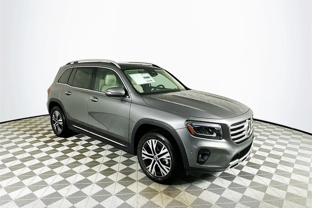 2026 Mercedes Benz GLB 250 photo 1