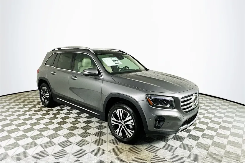 2026 Mercedes Benz GLB 250 photo 1