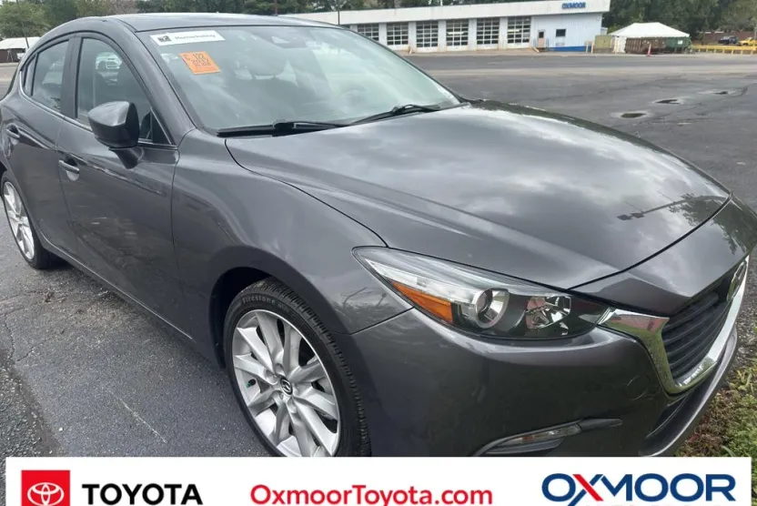 2017 Mazda Mazda3 Touring 2.5 photo 1