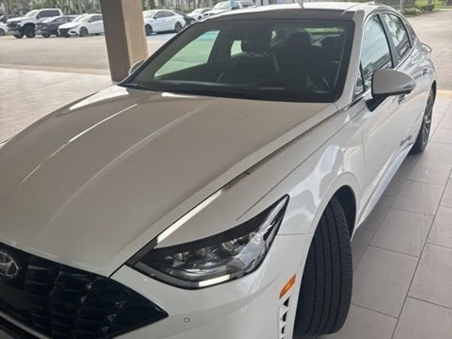 2022 Hyundai Sonata Limited photo 1