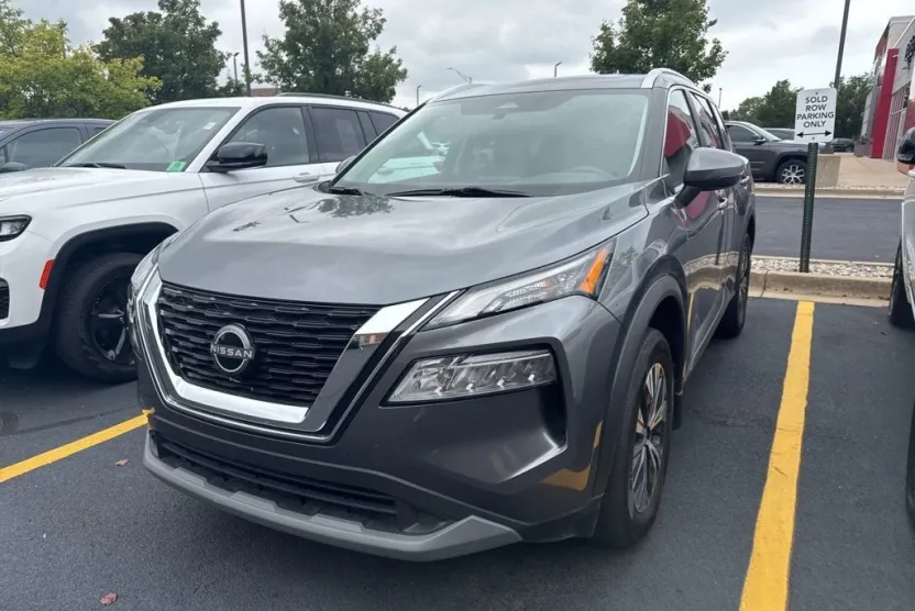 2022 Nissan Rogue SV photo 1