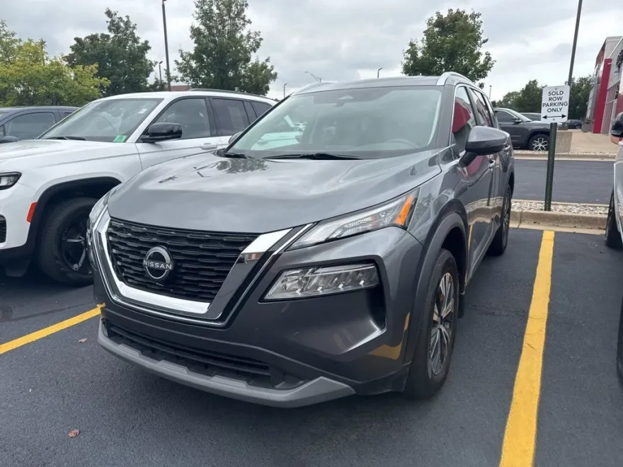 2022 Nissan Rogue SV photo 1