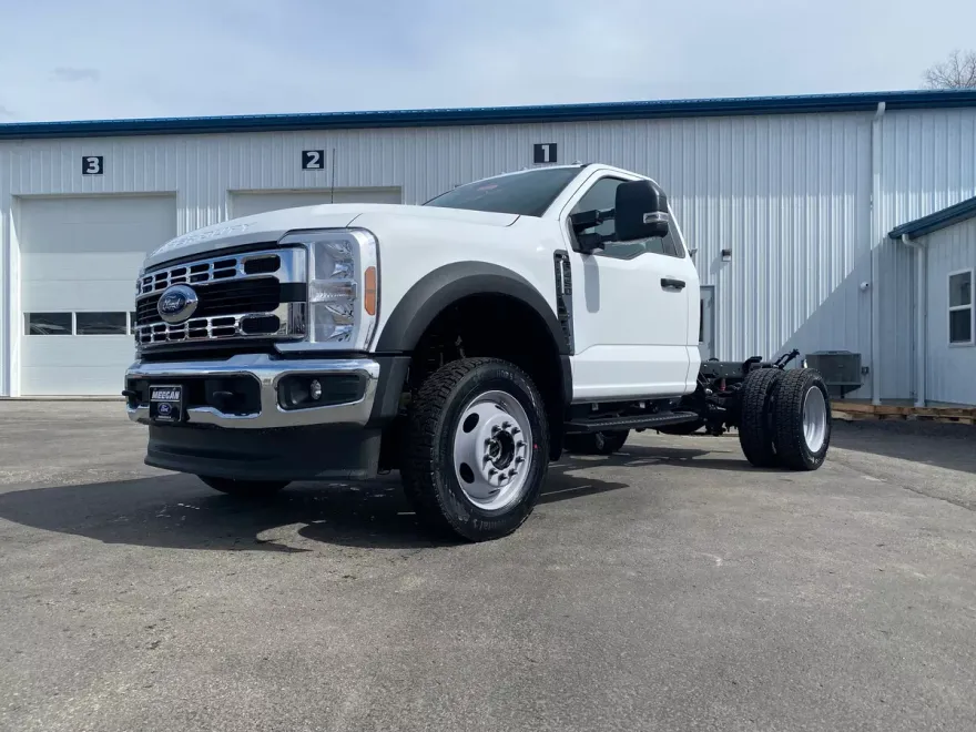 2025 Ford F-450 XL photo 1