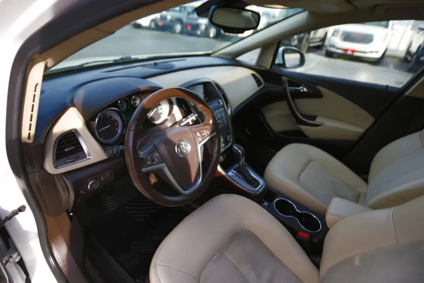 2013 Buick Verano Convenience photo 1