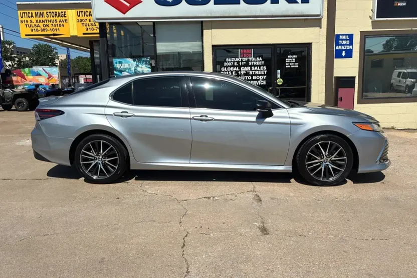 2024 Toyota Camry XLE photo 1