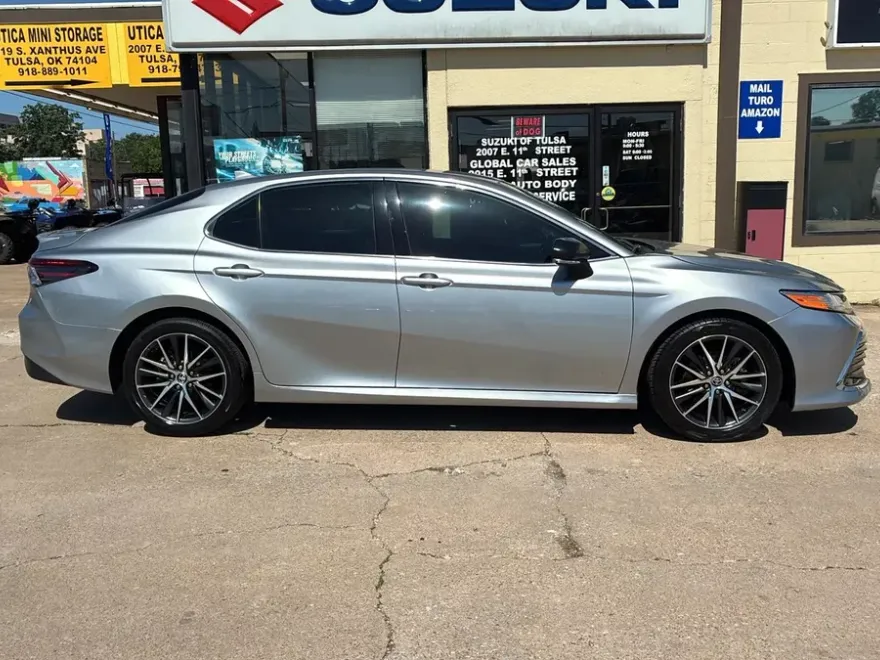 2024 Toyota Camry XLE photo 1