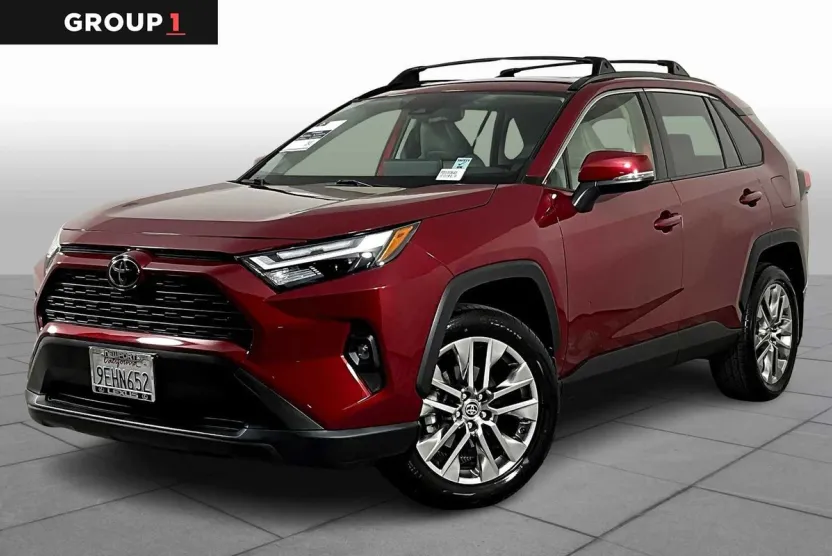 2023 Toyota RAV4 XLE Premium photo 1