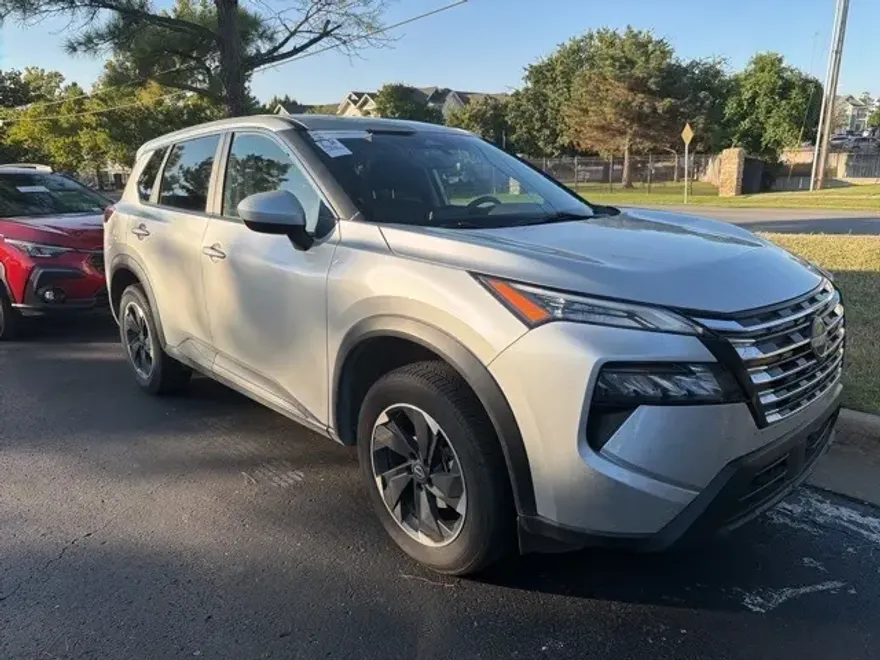 2024 Nissan Rogue SV photo 1