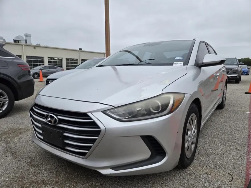 2017 Hyundai Elantra SE photo 1