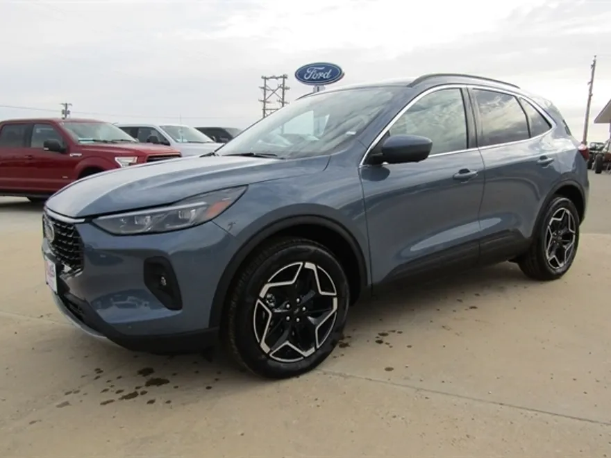 2026 Ford Escape Platinum photo 1