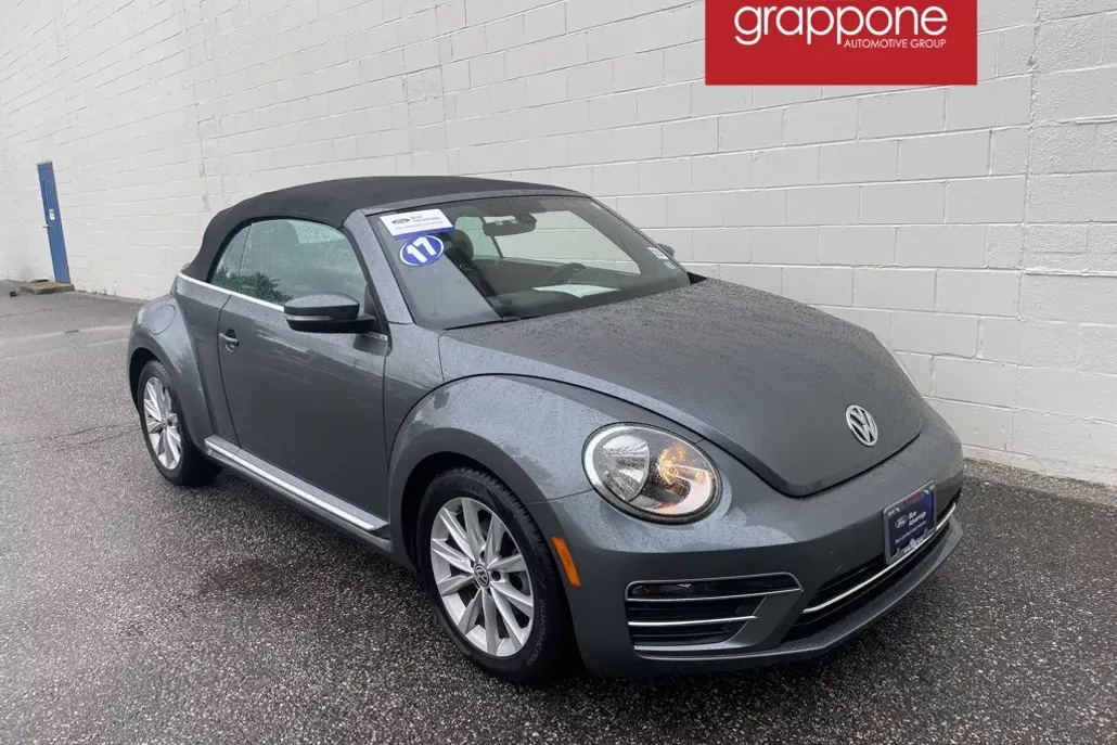 2017 Volkswagen Beetle 1.8T SE photo 1