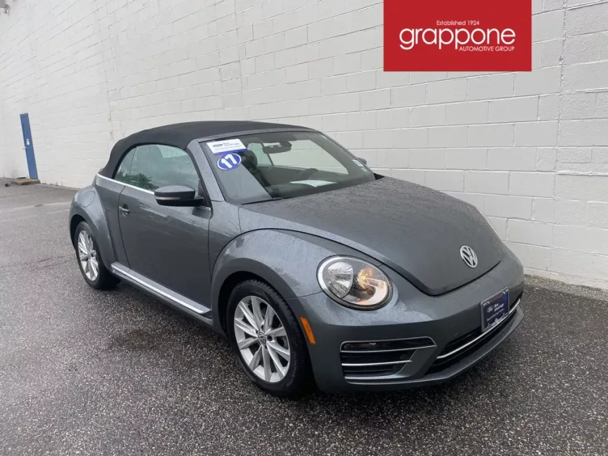 2017 Volkswagen Beetle 1.8T SE photo 1