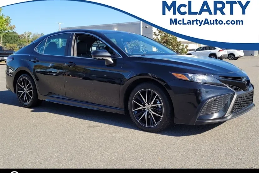 2024 Toyota Camry SE photo 1