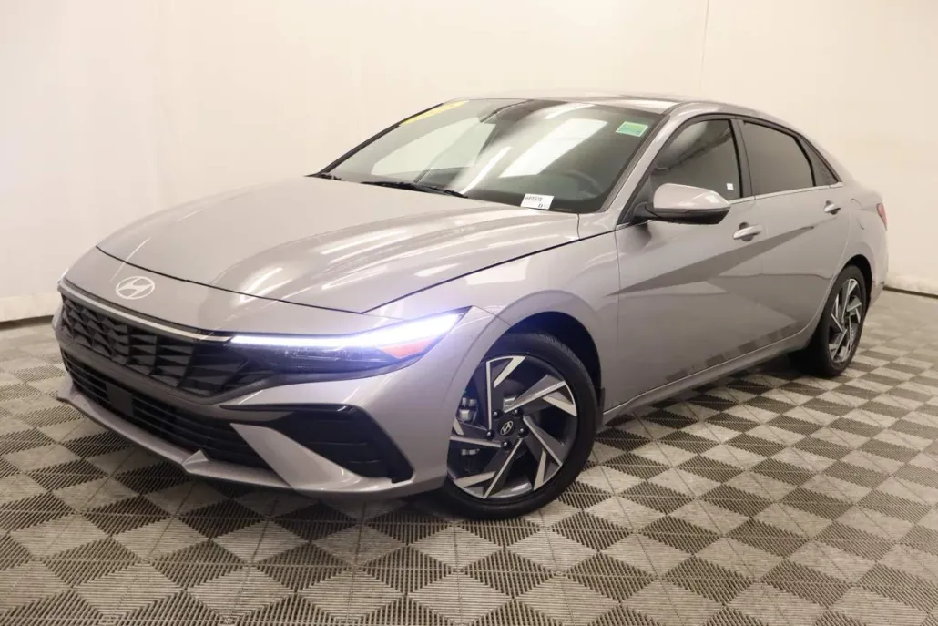 2025 Hyundai Elantra Hybrid Limited photo 1