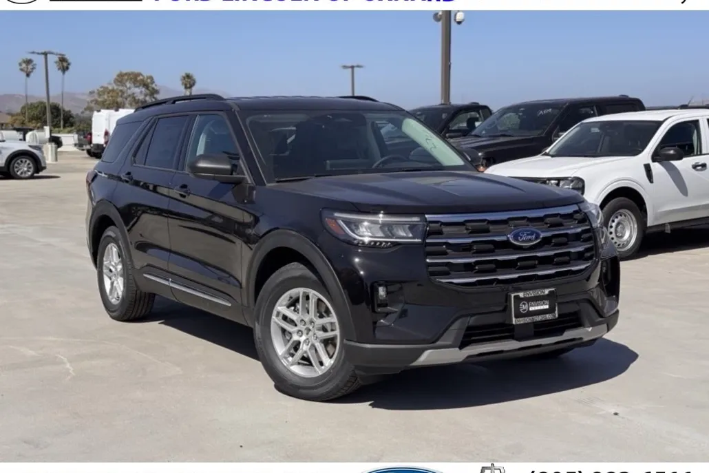 2025 Ford Explorer photo 1