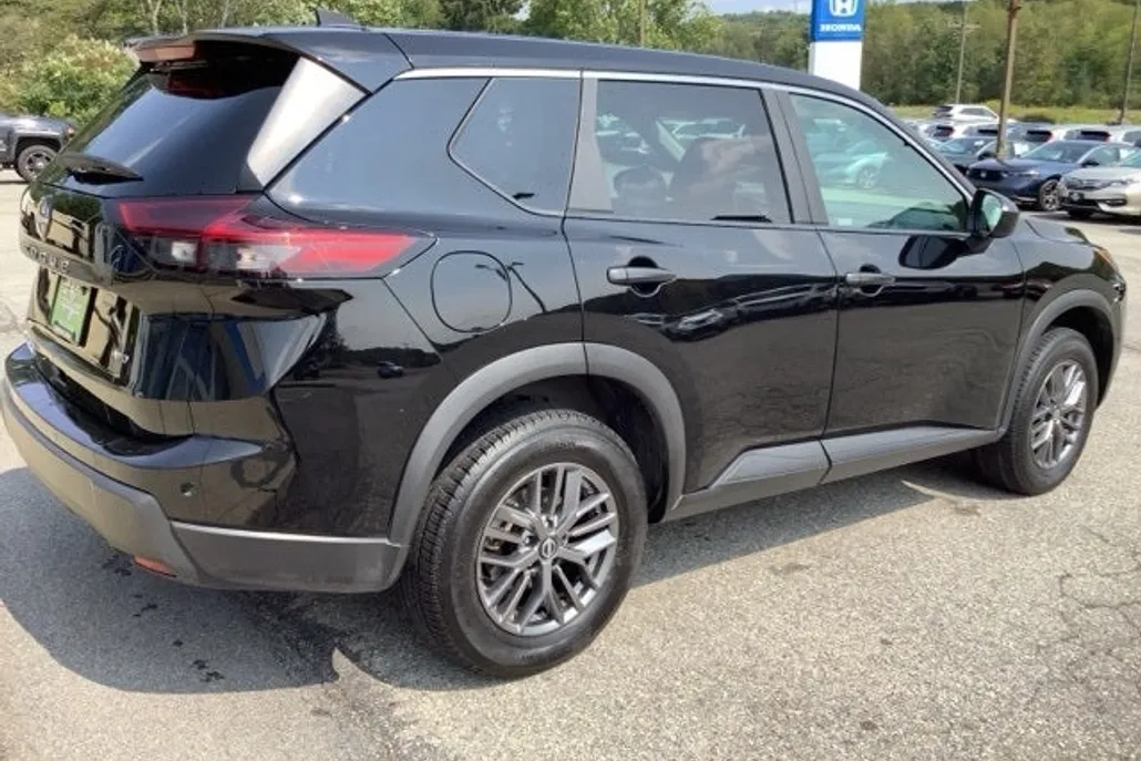 2024 Nissan Rogue S photo 1