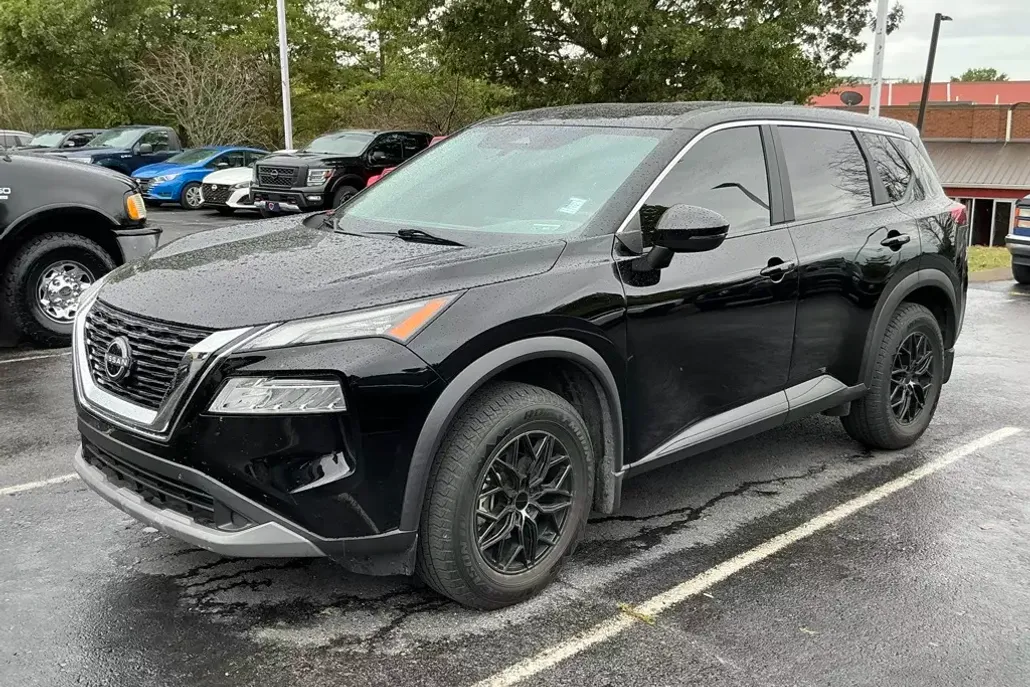 2023 Nissan Rogue SV photo 1
