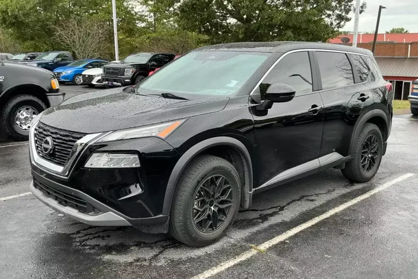 2023 Nissan Rogue SV photo 1
