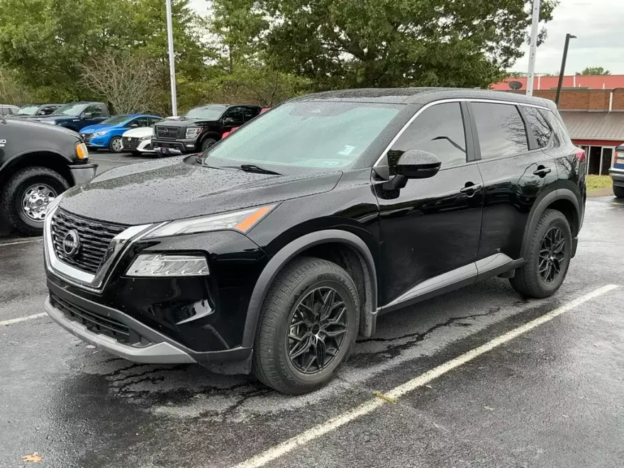 2023 Nissan Rogue SV photo 1