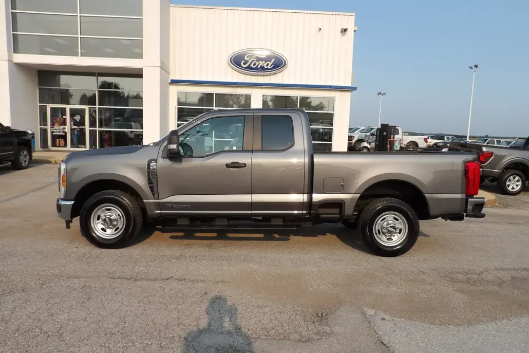 2024 Ford F-350 photo 1