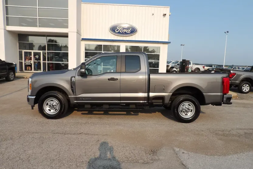 2024 Ford F-350 photo 1