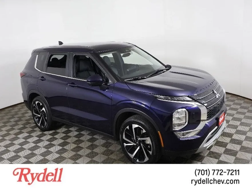 2023 Mitsubishi Outlander SE photo 1