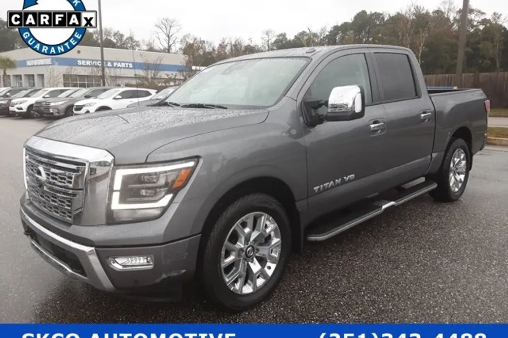 2020 Nissan Titan Crew Cab SL photo 1