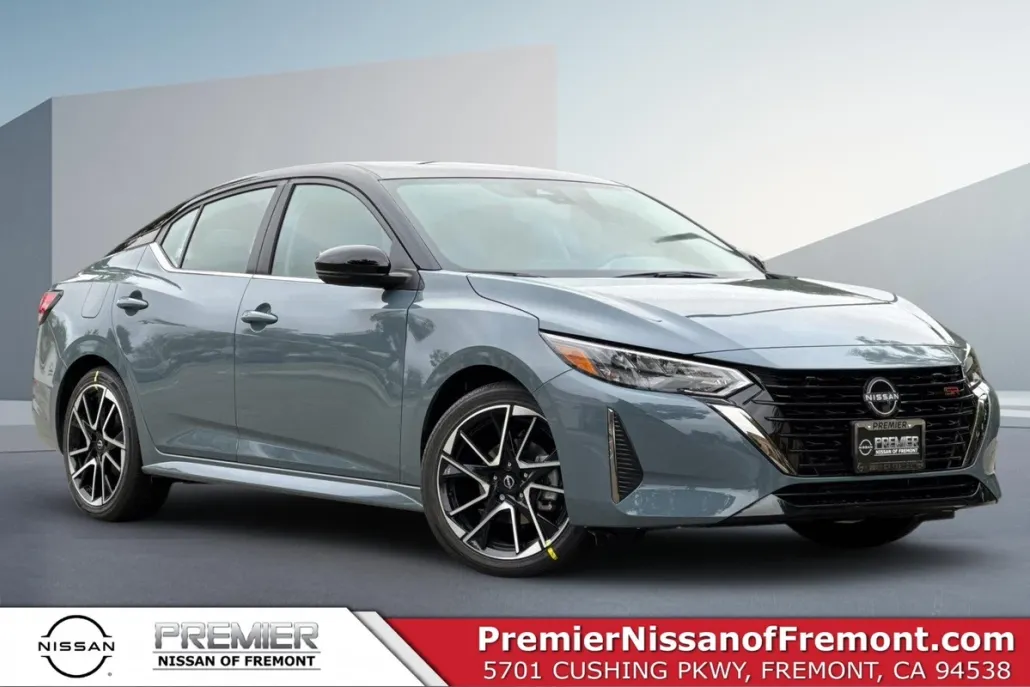 2025 Nissan Sentra SR photo 1