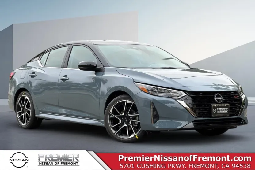 2025 Nissan Sentra SR photo 1