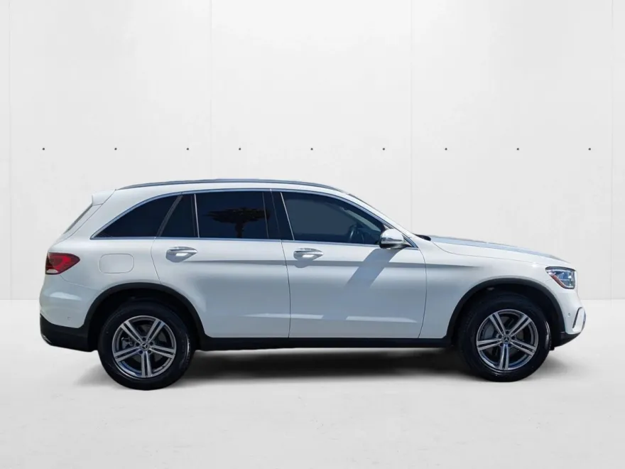2022 Mercedes Benz GLC 300 photo 1