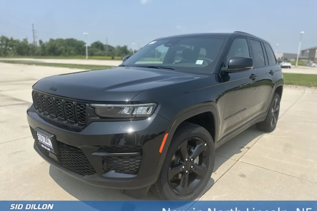2025 Jeep Grand Cherokee Altitude X photo 1
