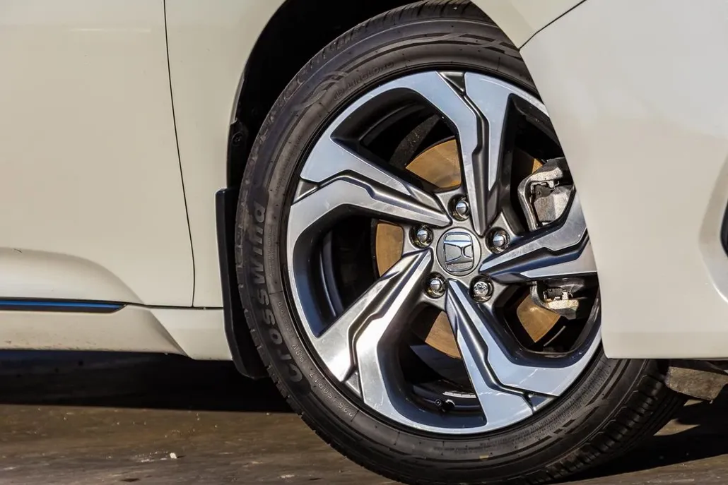 2019 Honda Accord EX photo 1